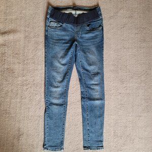 Pair of SOON maternity jeans US SIZE 6